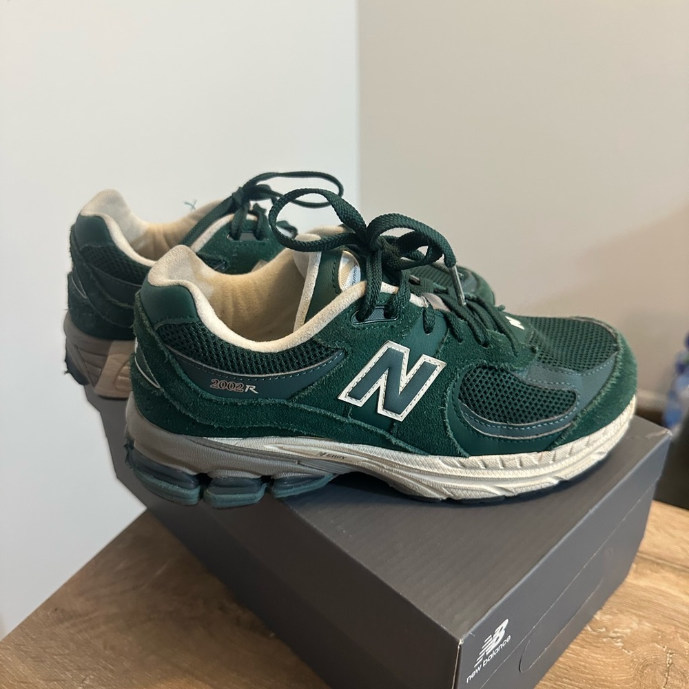 New Balance 2002R